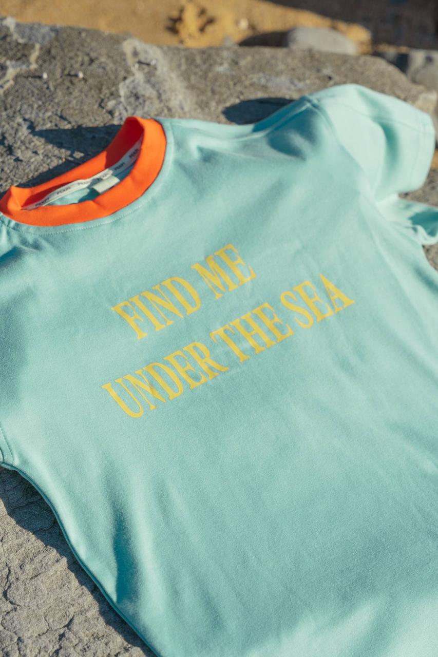 Sea Tee Green - close up print and contrast neckline