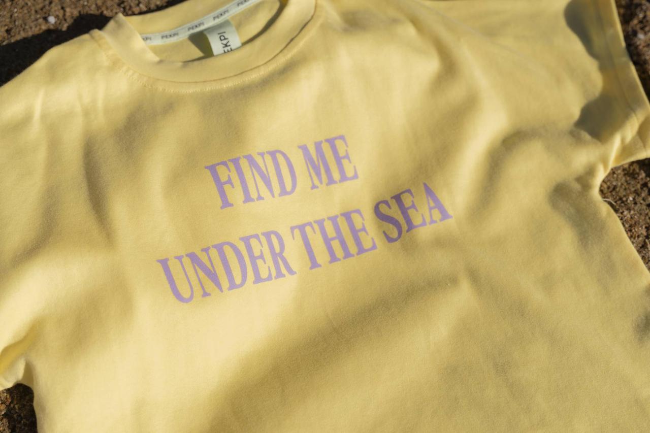Sea Tee Crop Yellow - Find Me Under The Sea print close up